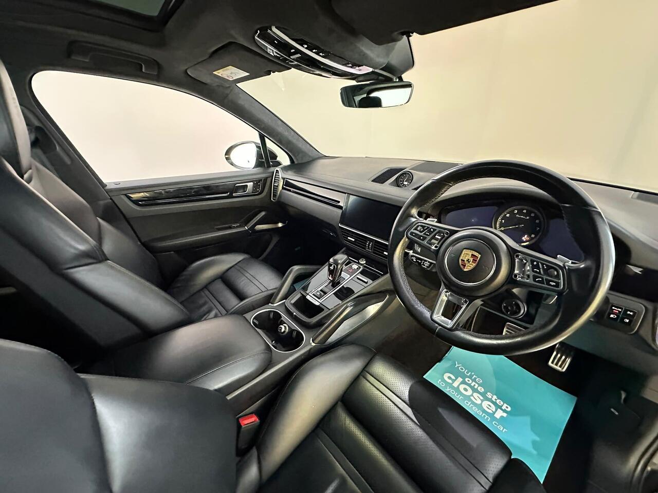 Porsche Cayenne SW69BKY