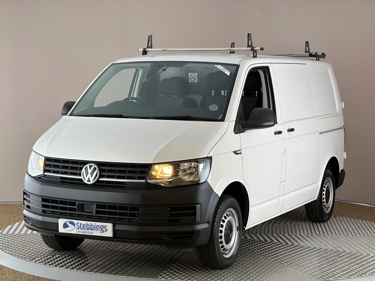 Volkswagen Transporter YW68UCP