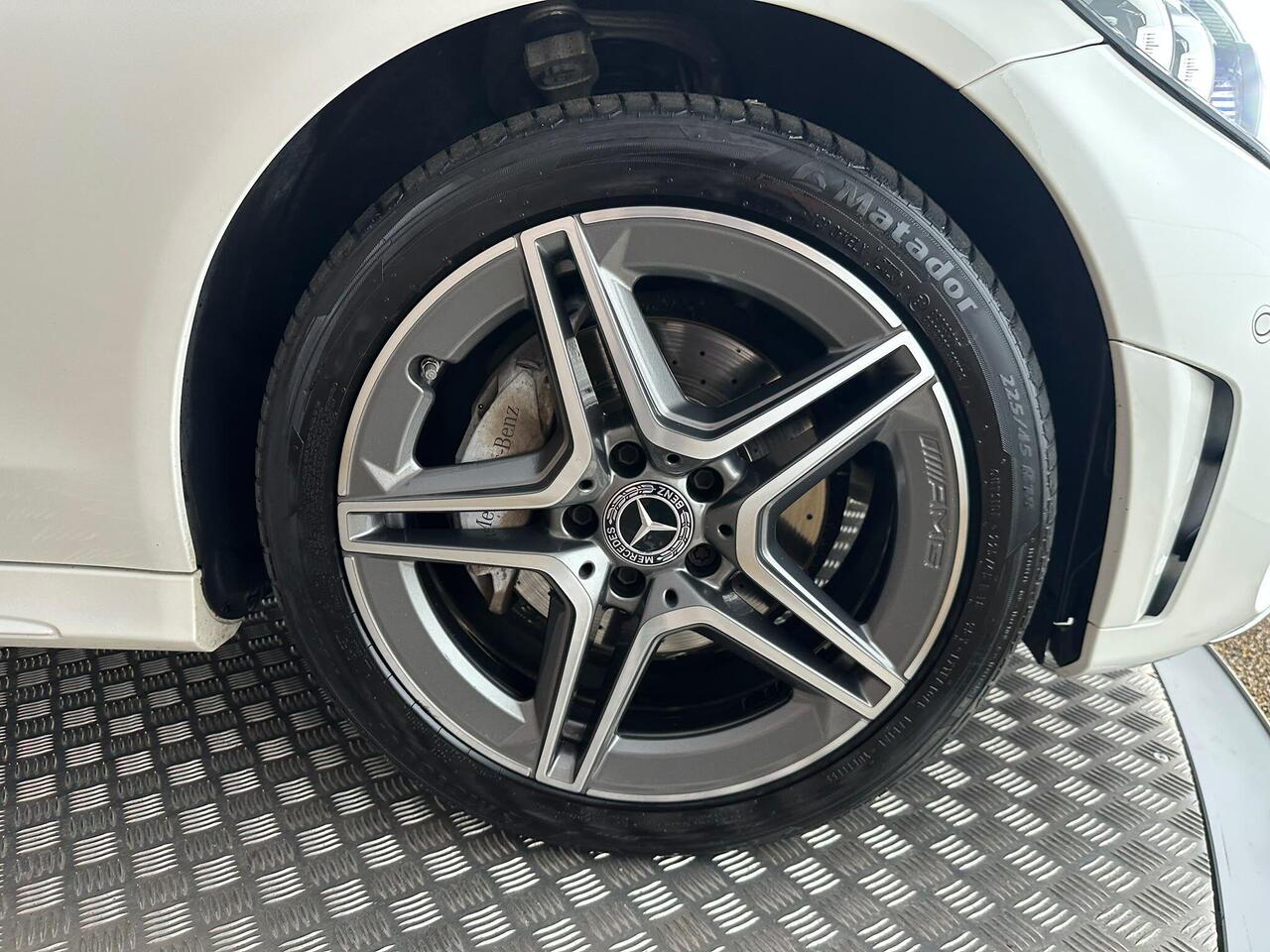 Mercedes-Benz C Class RO68FFV