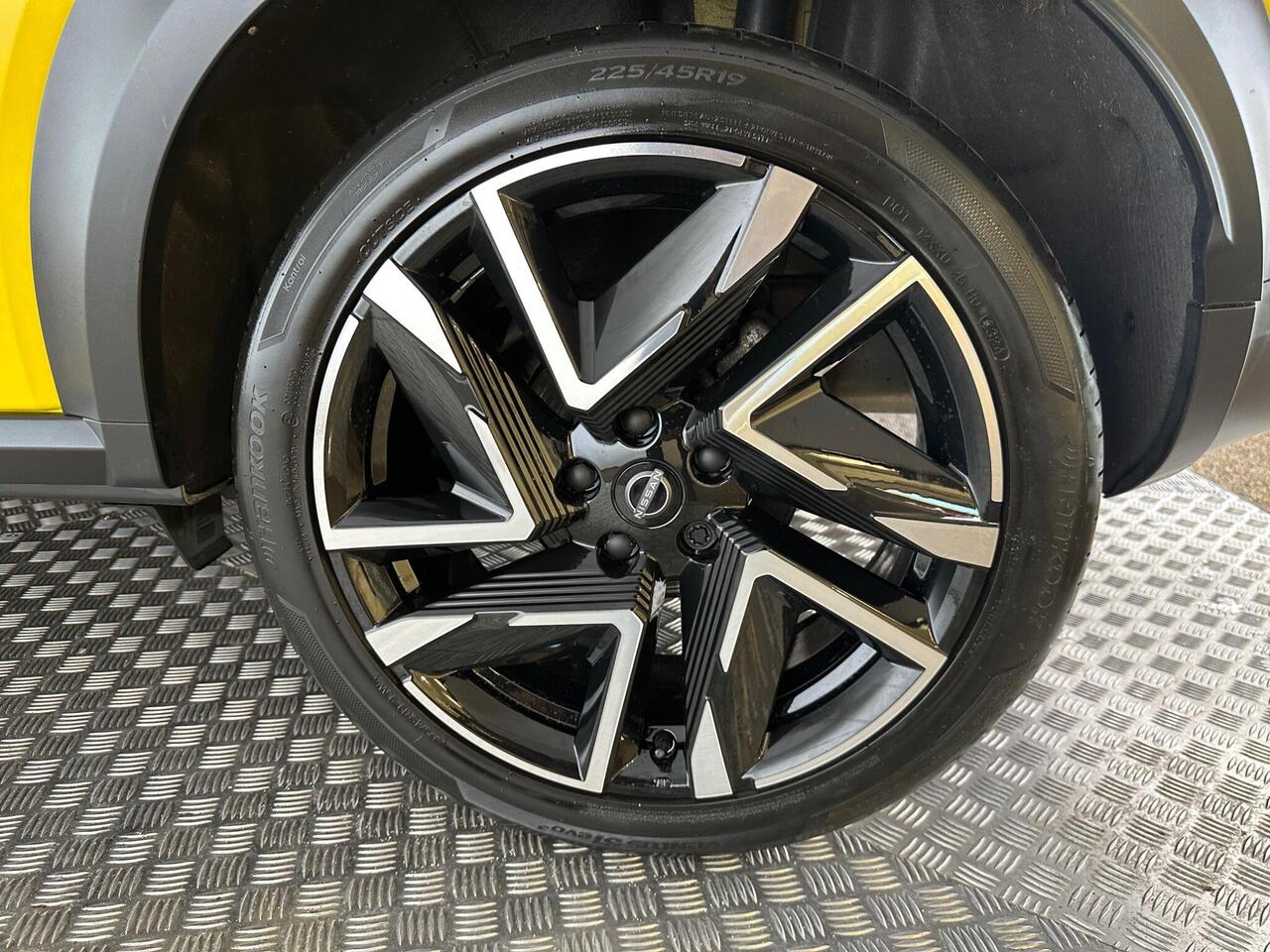 Nissan Juke LE74FDZ