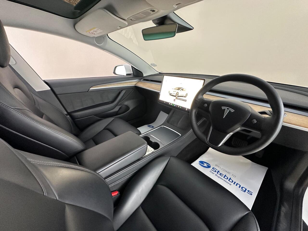 Tesla Model 3 AF72UUV