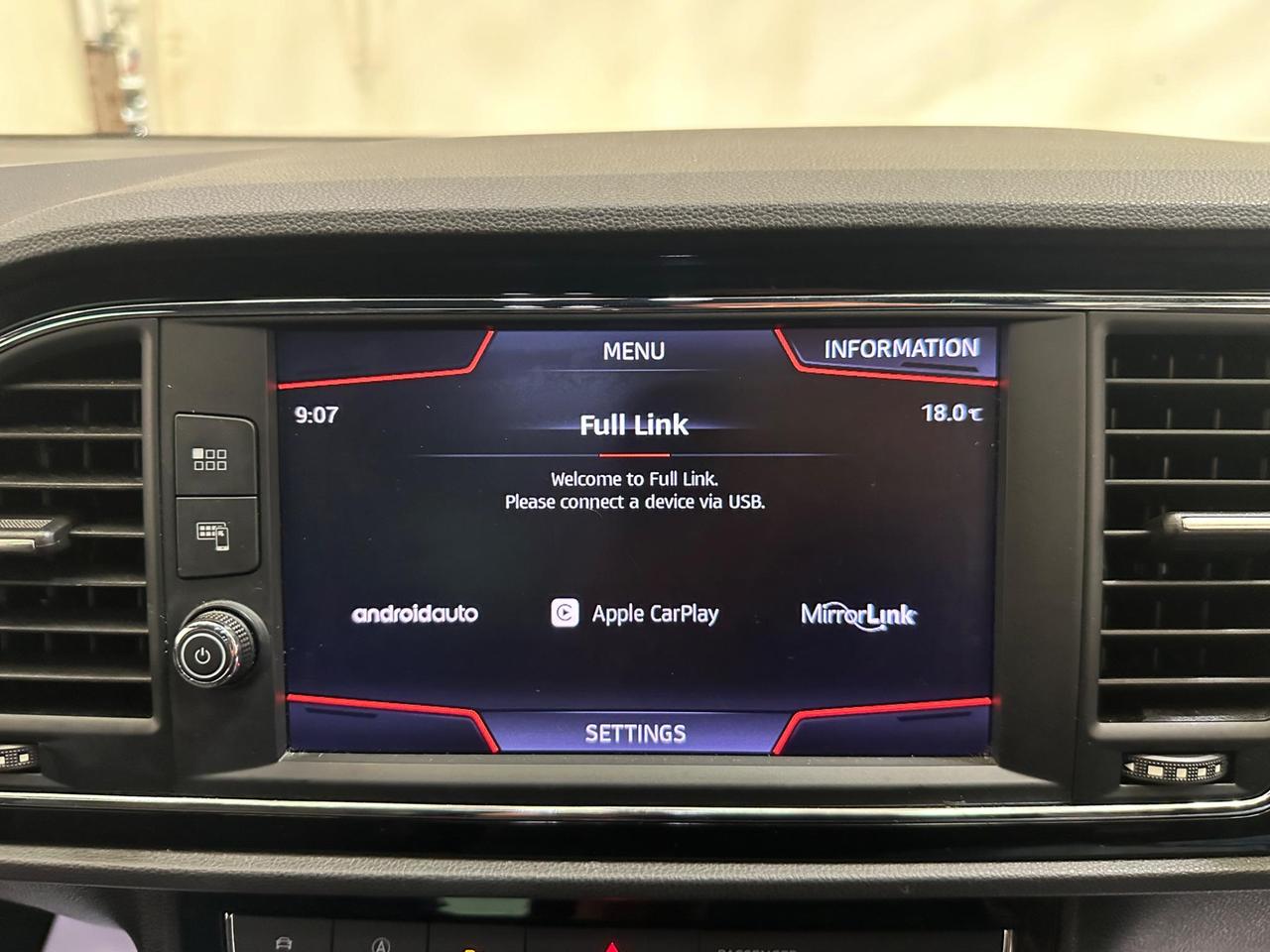 SEAT Leon YA69LHE