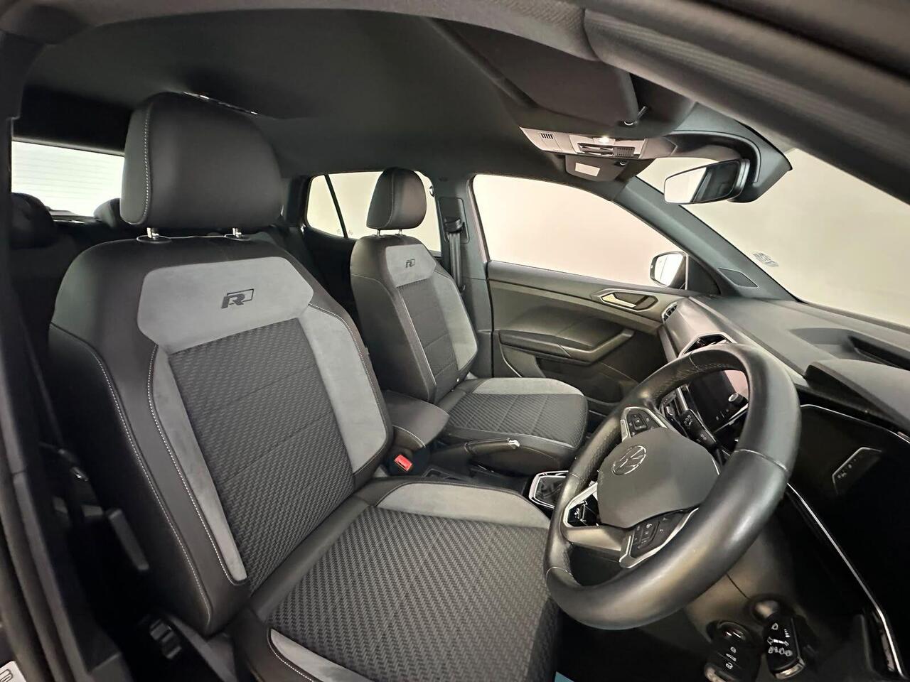 Volkswagen T-Cross AE73YJJ