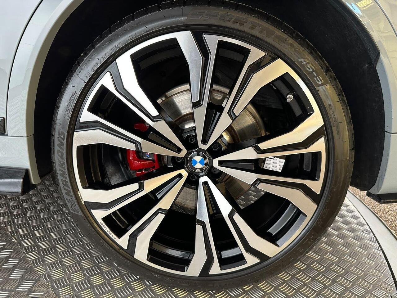 BMW X7 AU74GRK