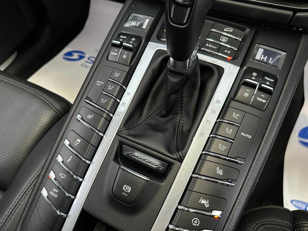 Porsche Macan LJ20WHU