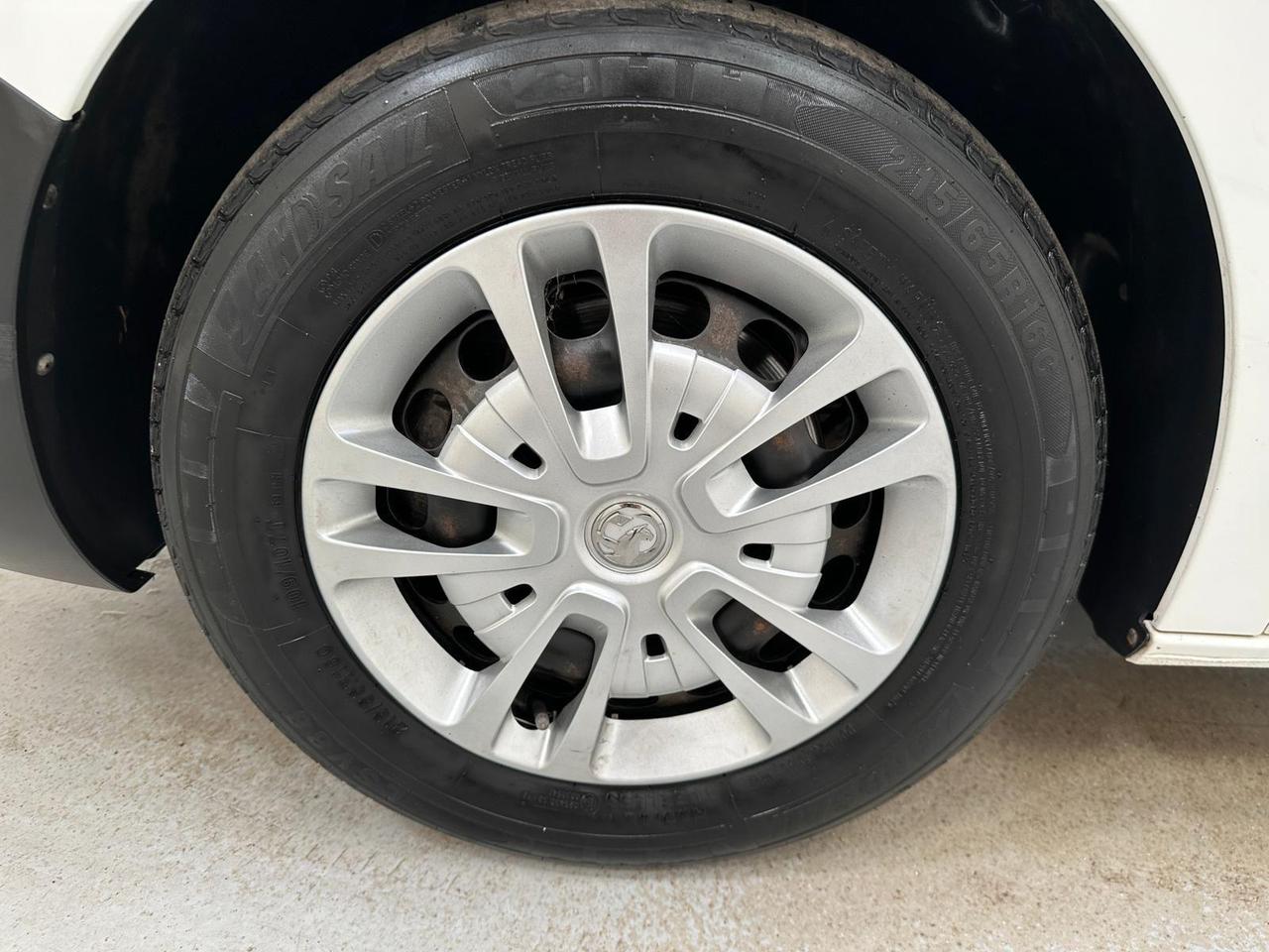 Vauxhall Vivaro DT70GHH