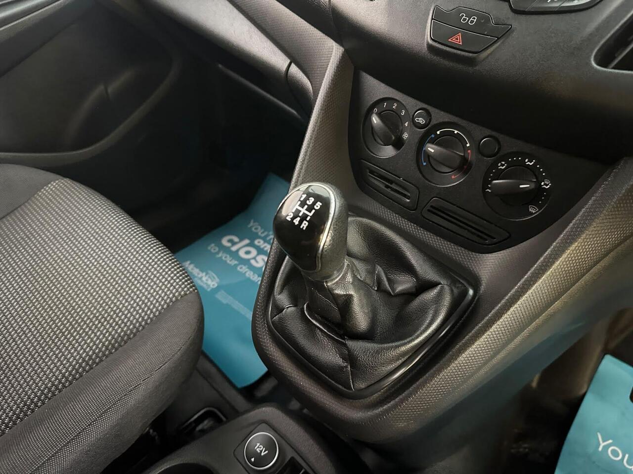 Ford Transit Connect YJ18YCY