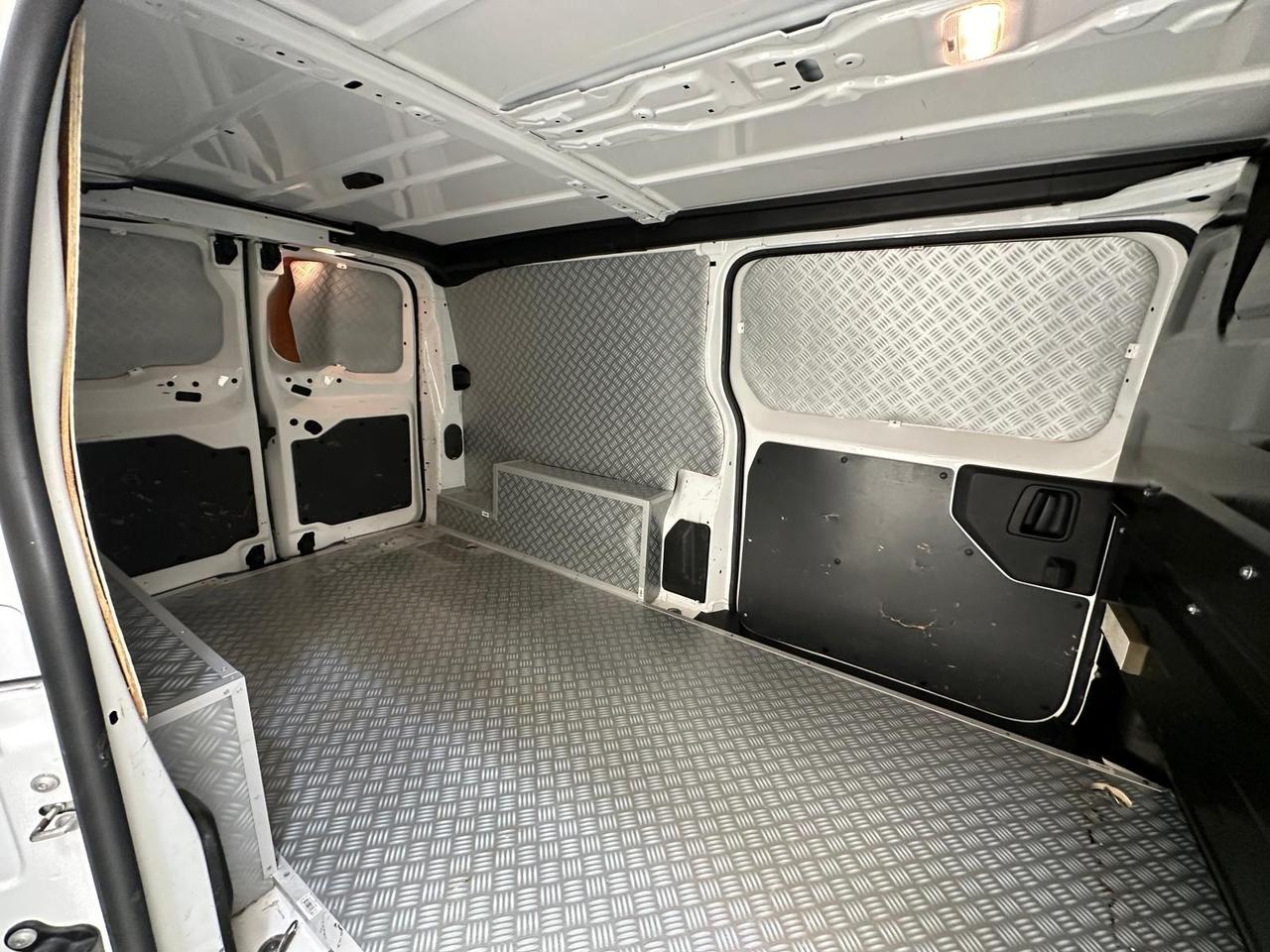 Vauxhall Vivaro DT70GHH