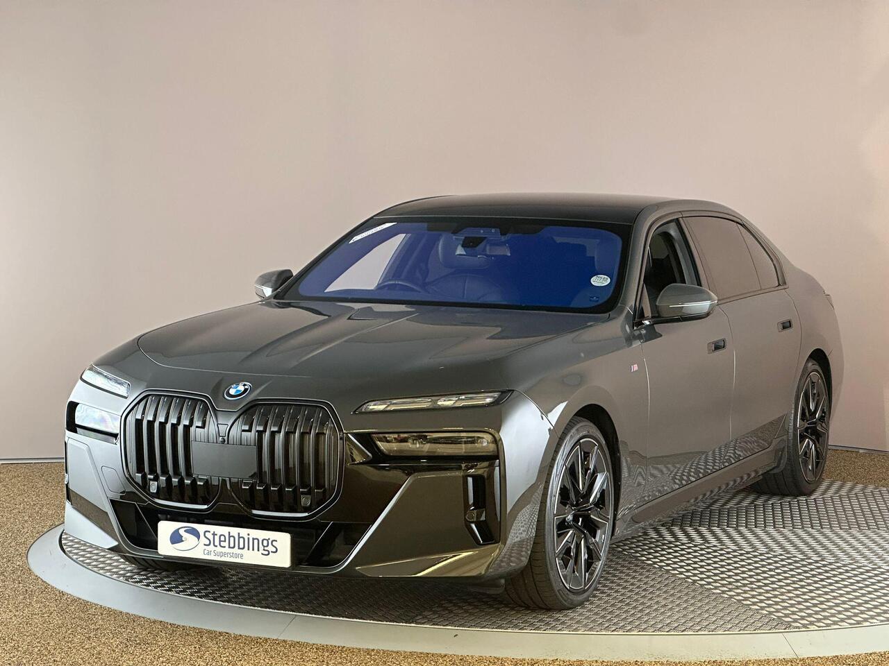 BMW i7 YF73FKE