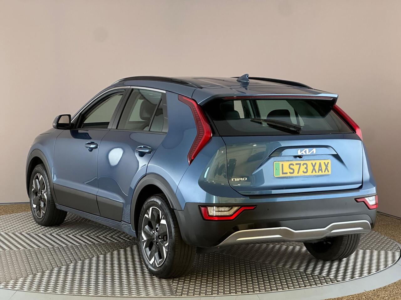 Kia Niro LS73XAX