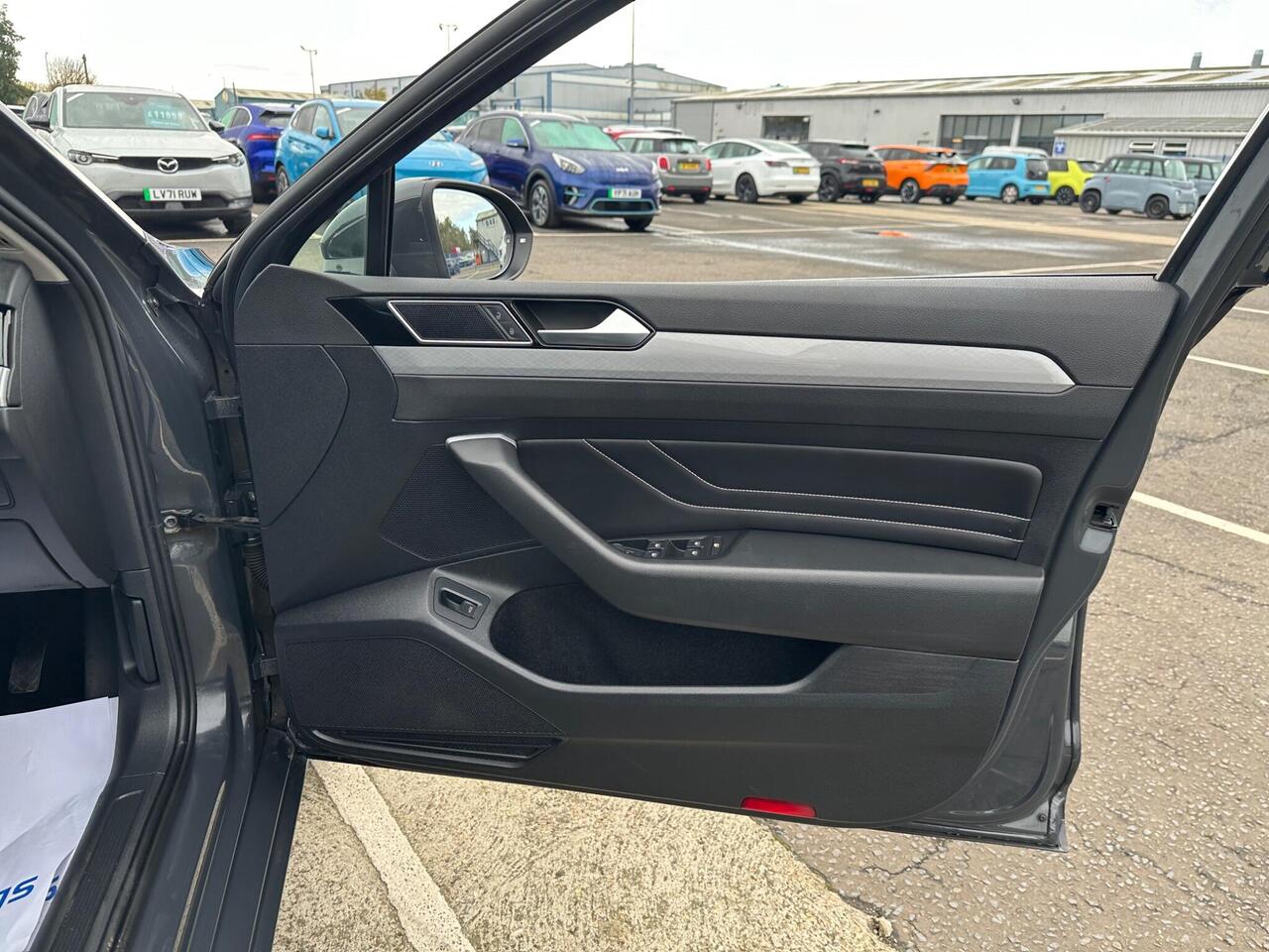 Volkswagen Passat YE70PYB