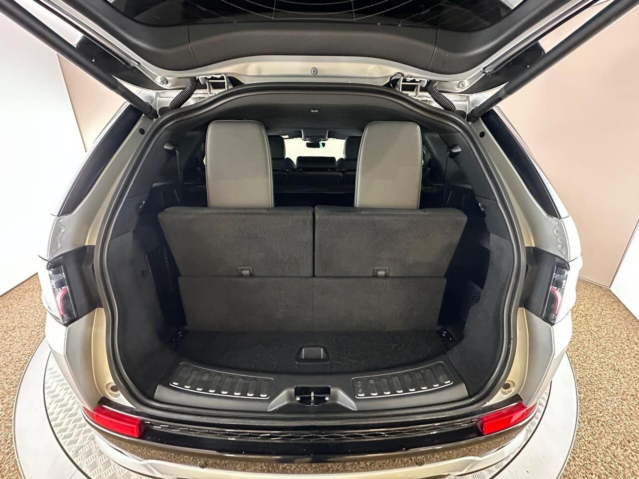 Land Rover Discovery Sport YX71LBO