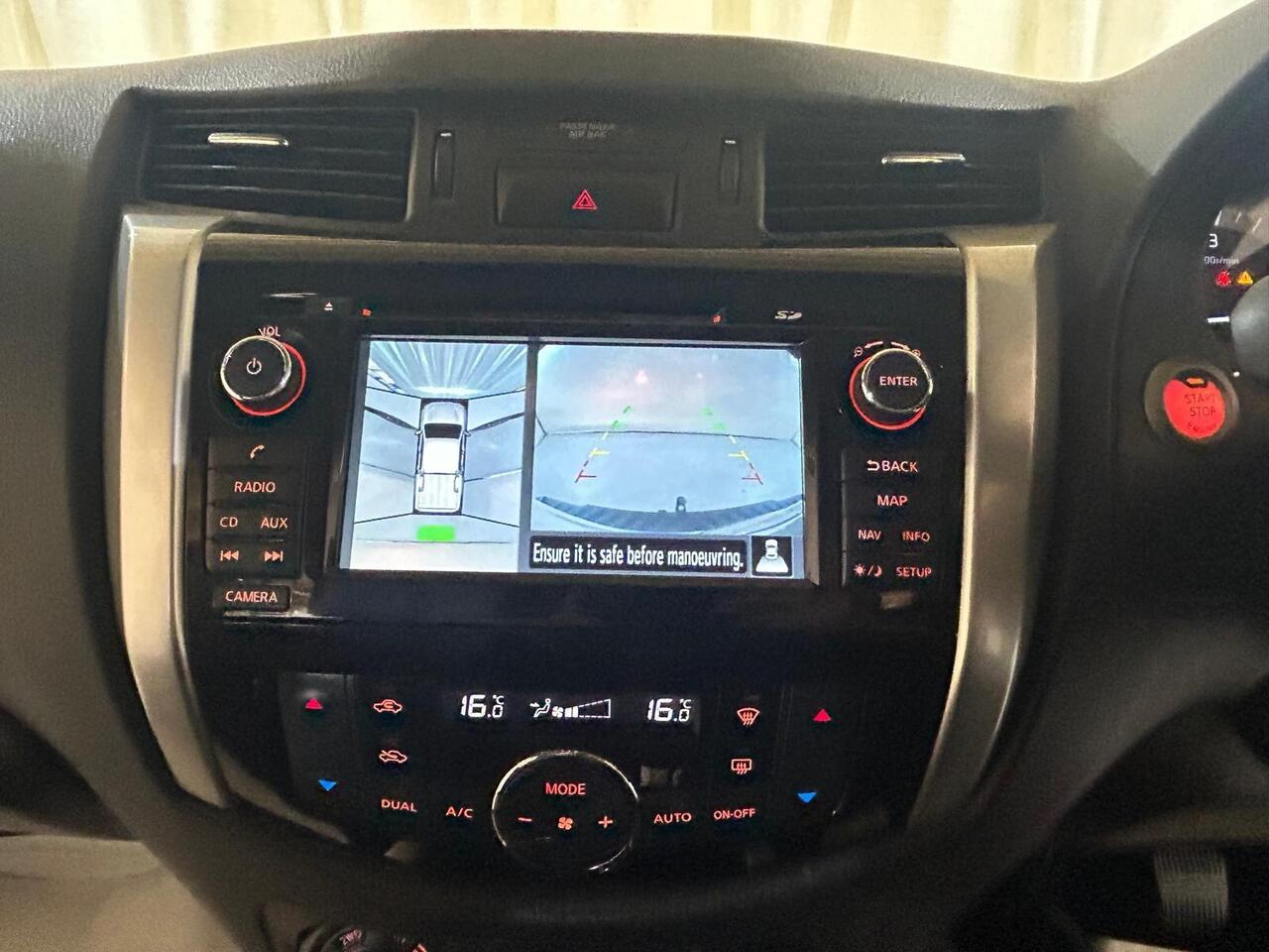 Nissan Navara DN67XNW