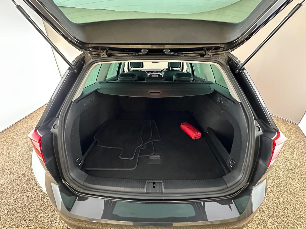 Volkswagen Passat DA72ZDH