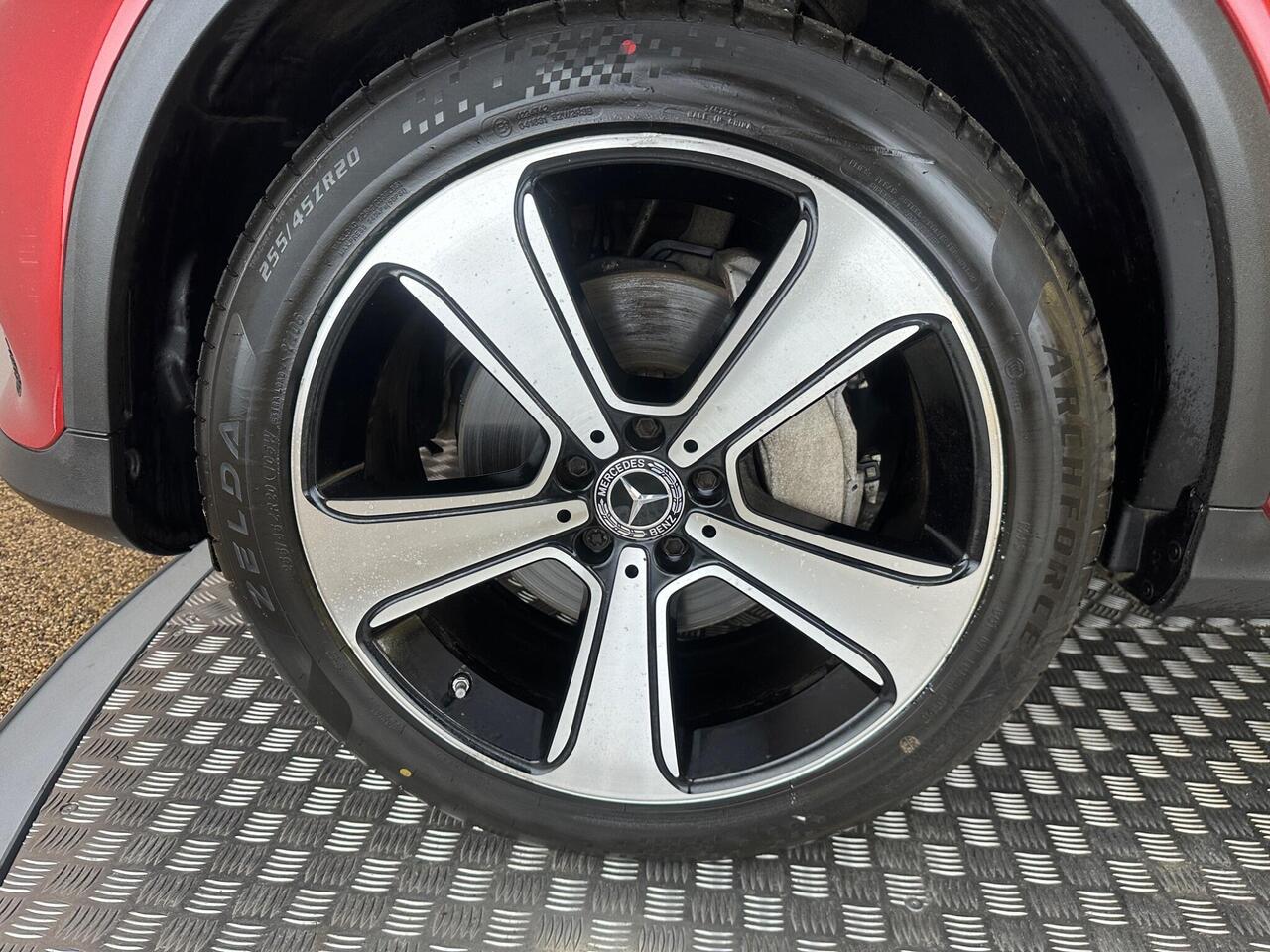 Mercedes-Benz GLC YM19PNO