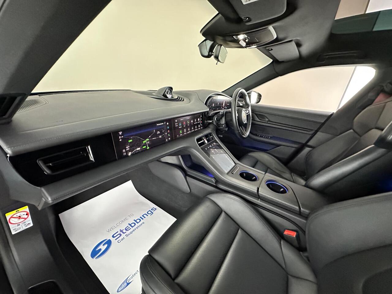 Porsche Taycan YX73ZWJ