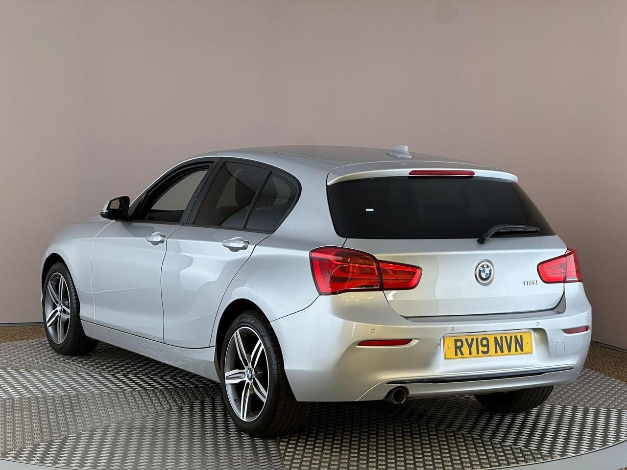 BMW 1 Series RY19NVN