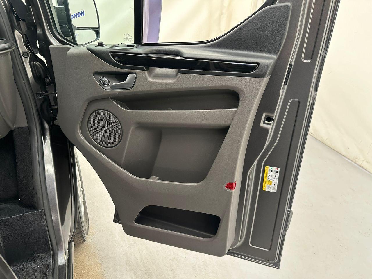 Ford Transit Custom CE70UYX