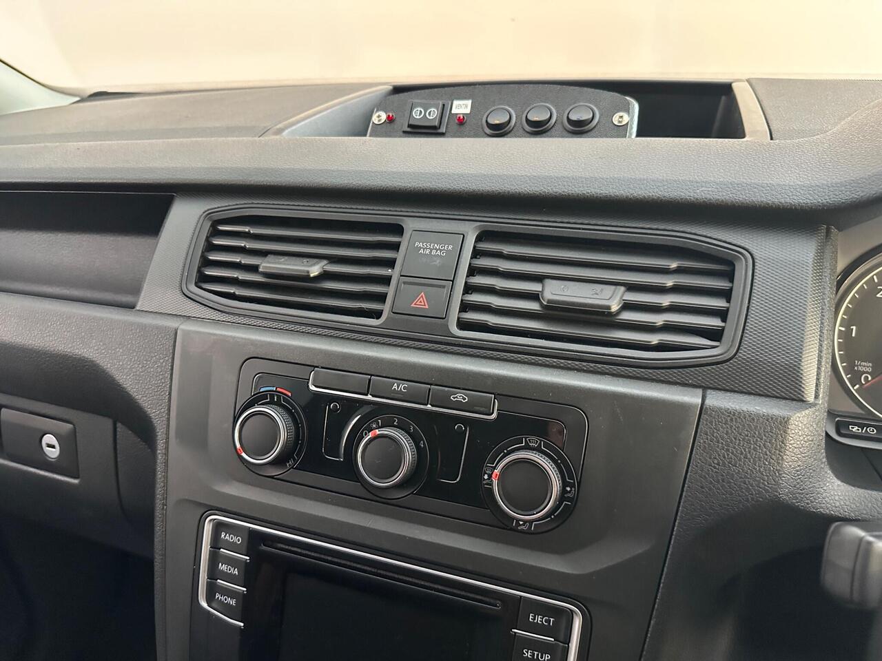 Volkswagen Caddy Maxi YX20ZDA