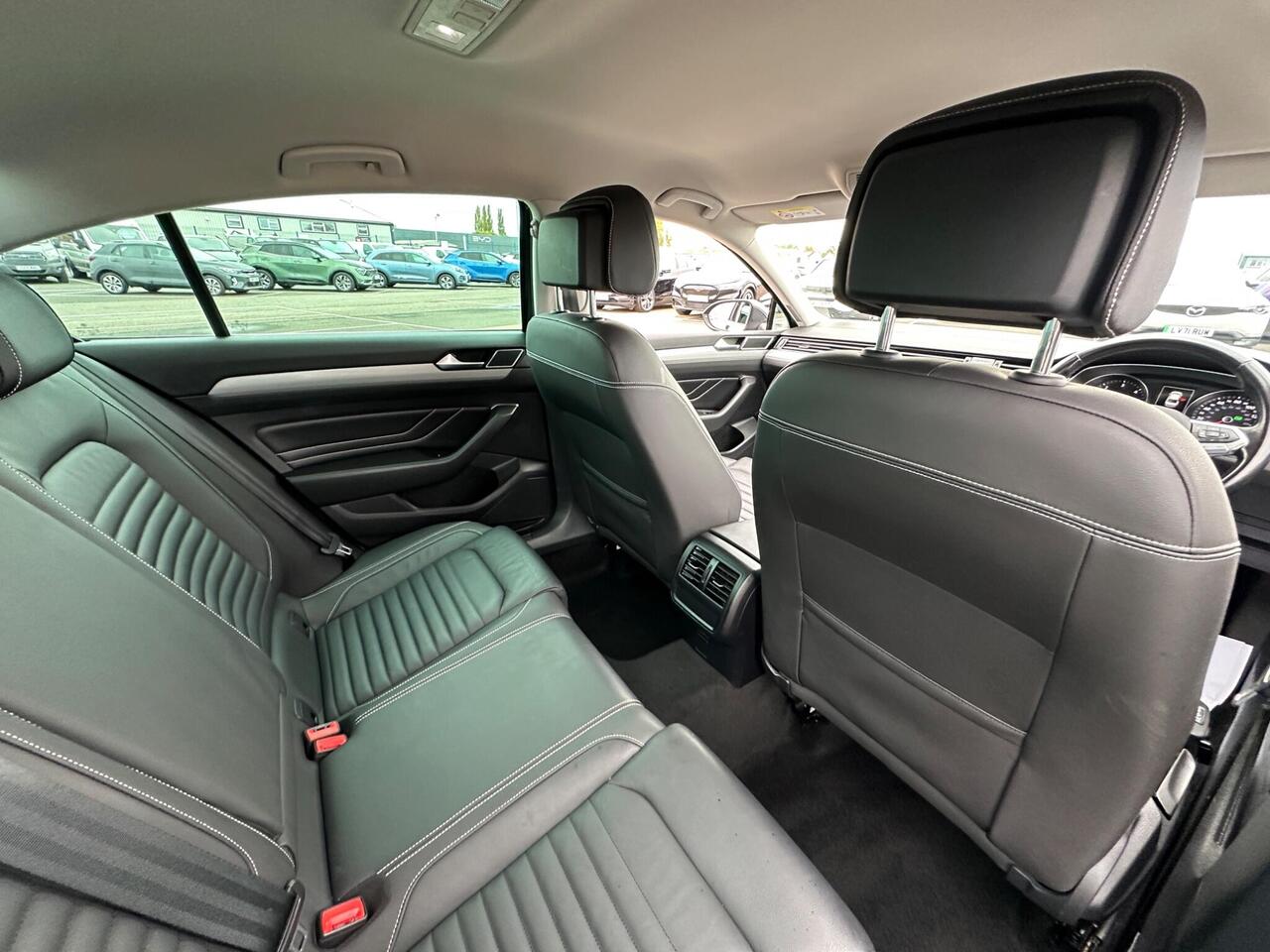 Volkswagen Passat YE70PYB