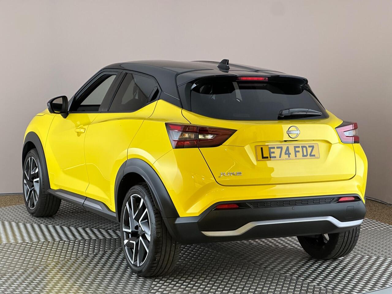 Nissan Juke LE74FDZ