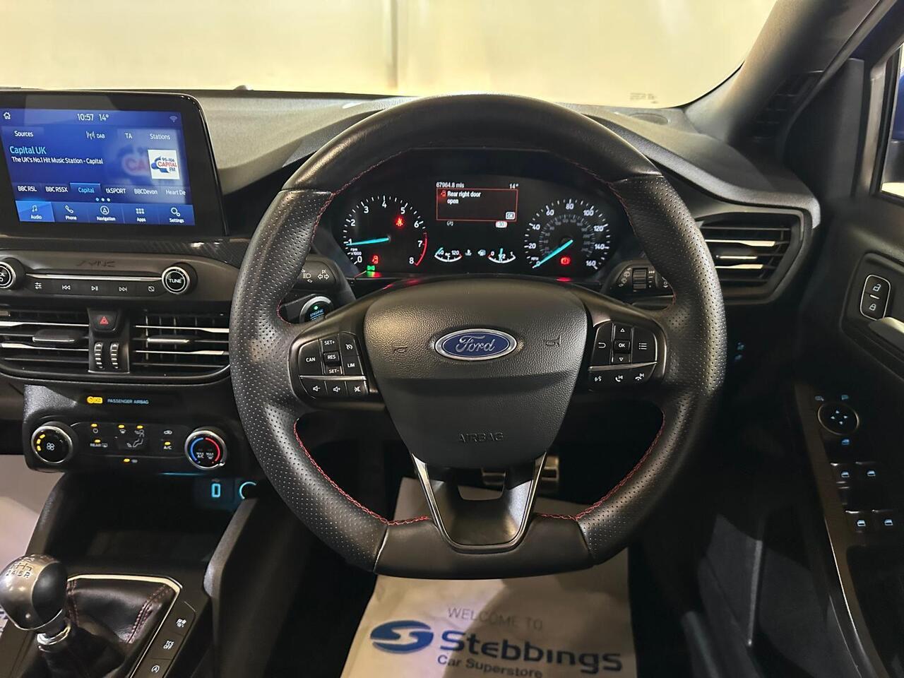 Ford Focus WJ68UUT