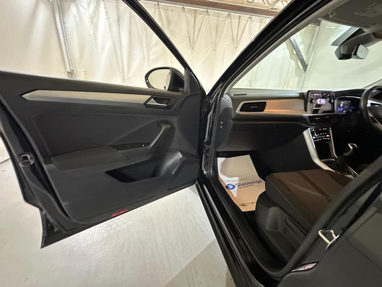 Volkswagen T-Roc AV22SYR