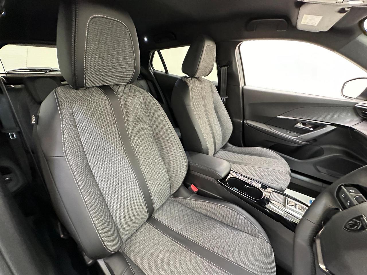 Peugeot 2008 AF73DWW