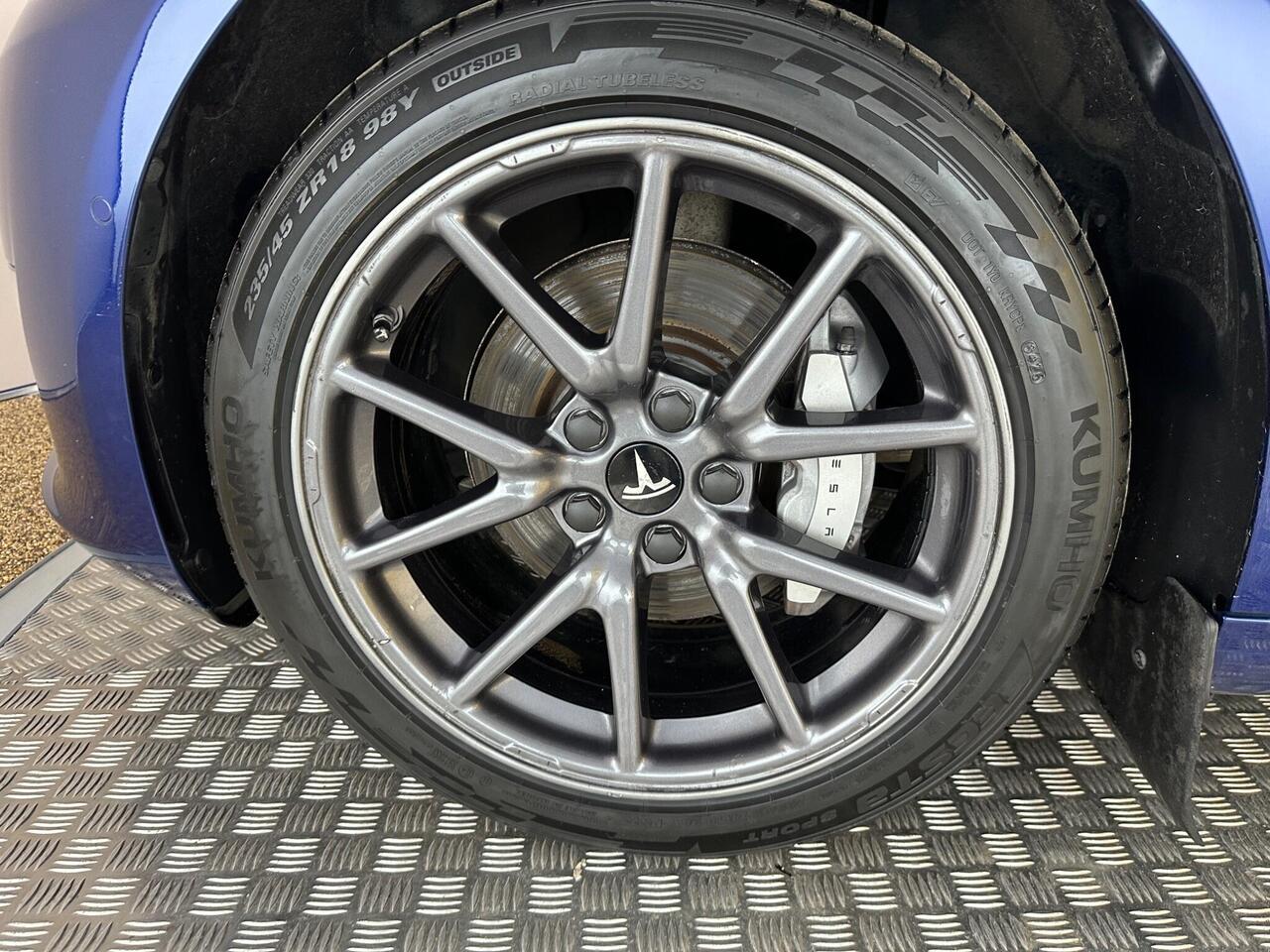 Tesla Model 3 GJ69FKO