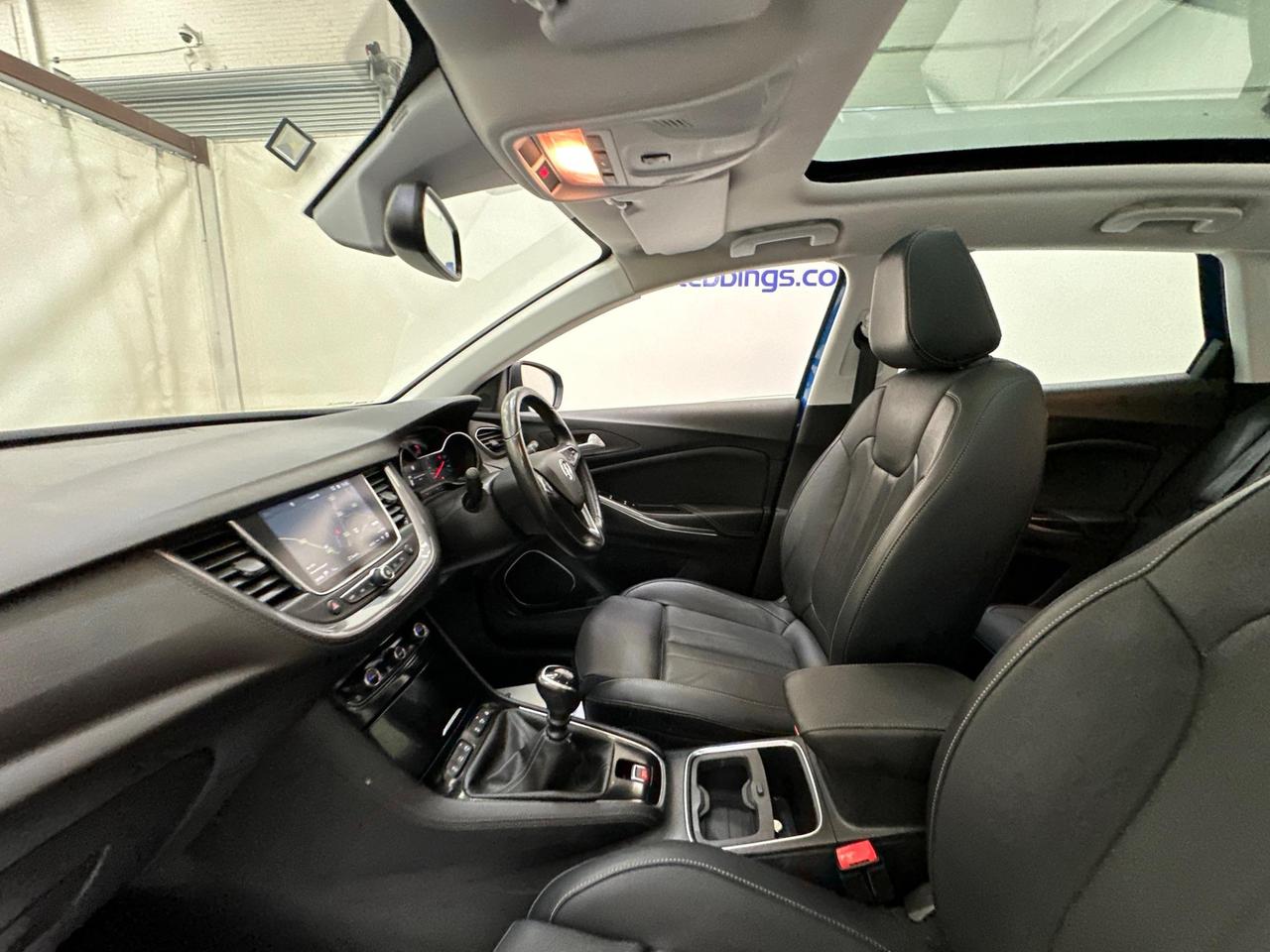 Vauxhall Grandland X FE19SZZ