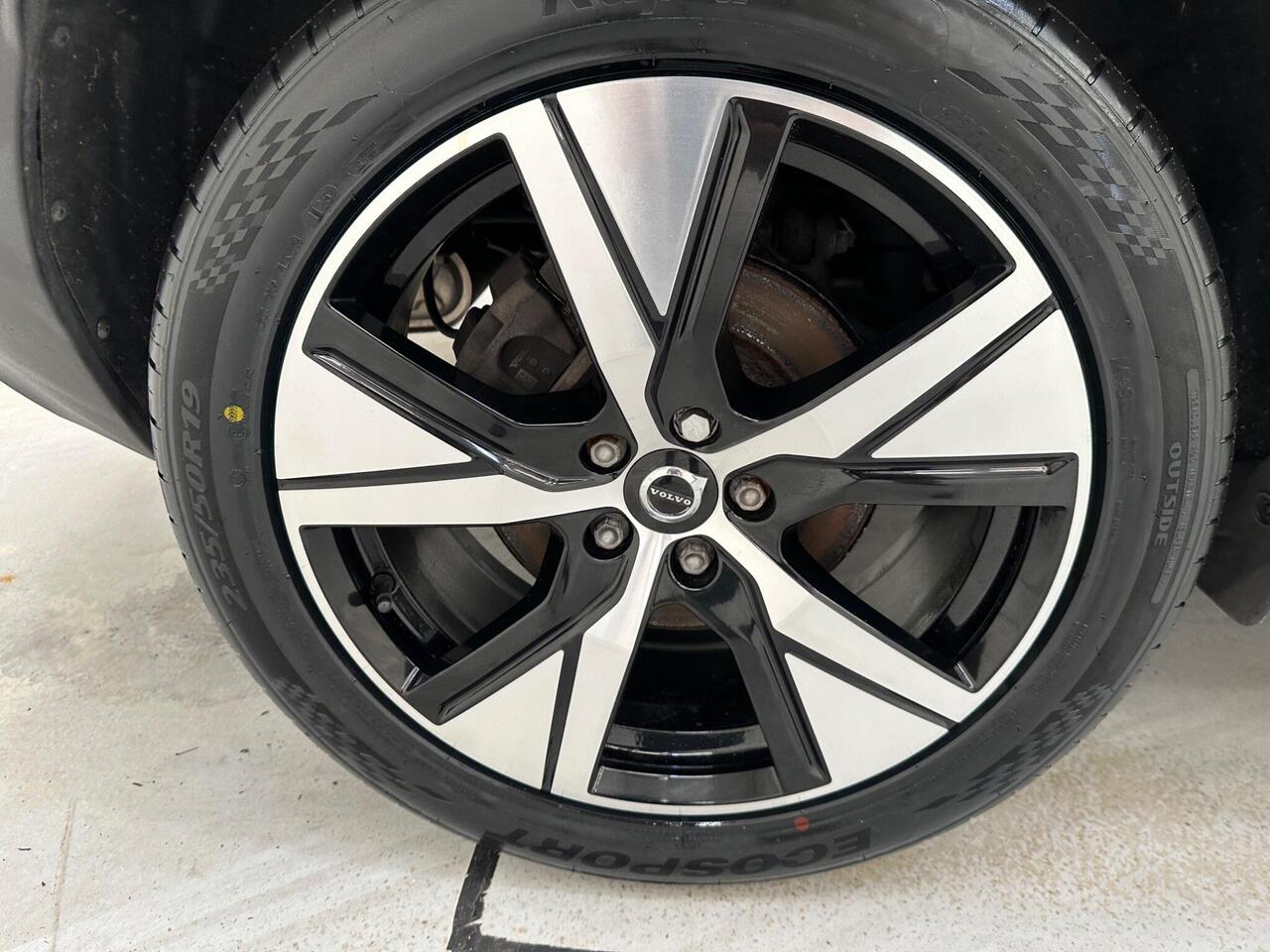 Volvo XC40 YT22VKE