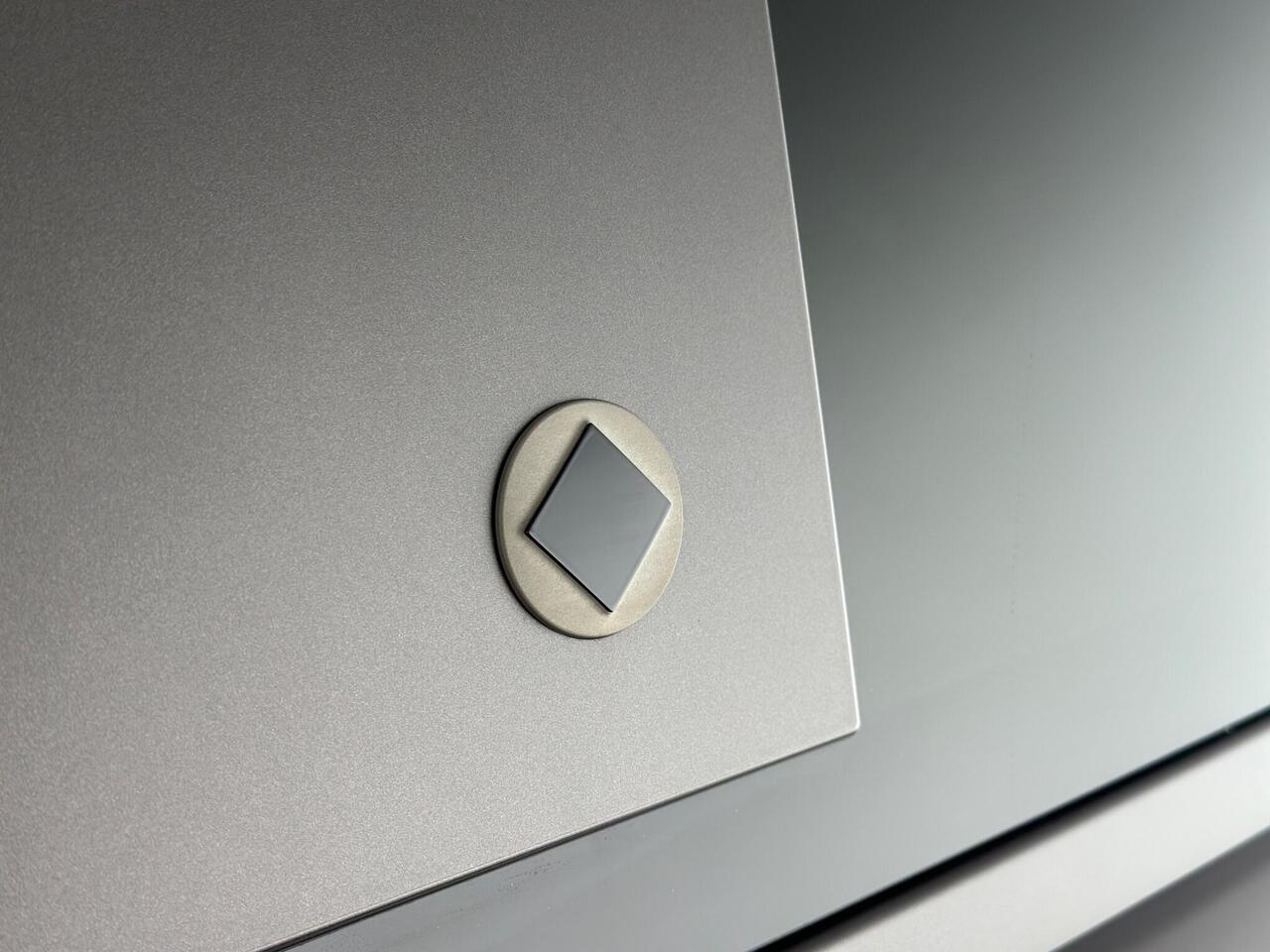 Land Rover Defender 110 FY25UTL