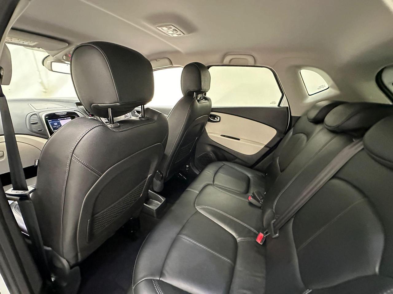 Renault Captur EK69YKP