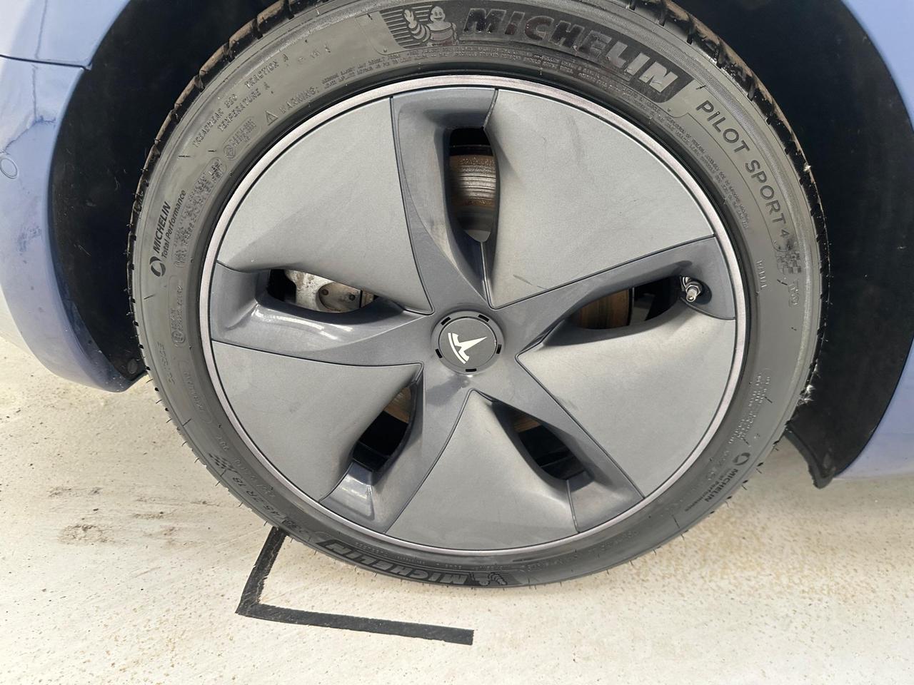 Tesla Model 3 AK20CWM