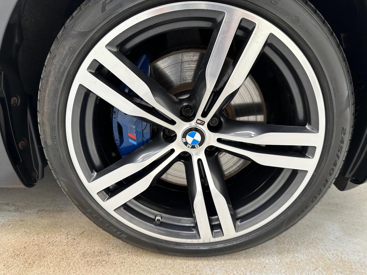 BMW 6 Series Gran Turismo YD68SYZ