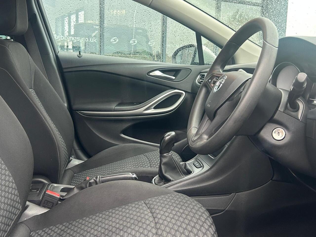 Vauxhall Astra DU18OJO