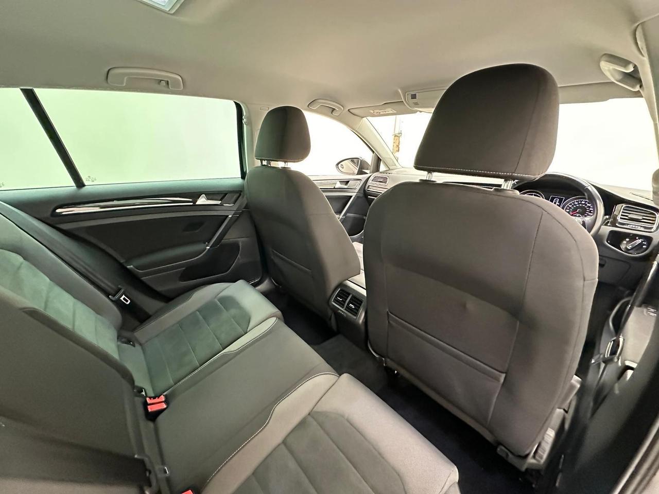 Volkswagen Golf MW67FMC