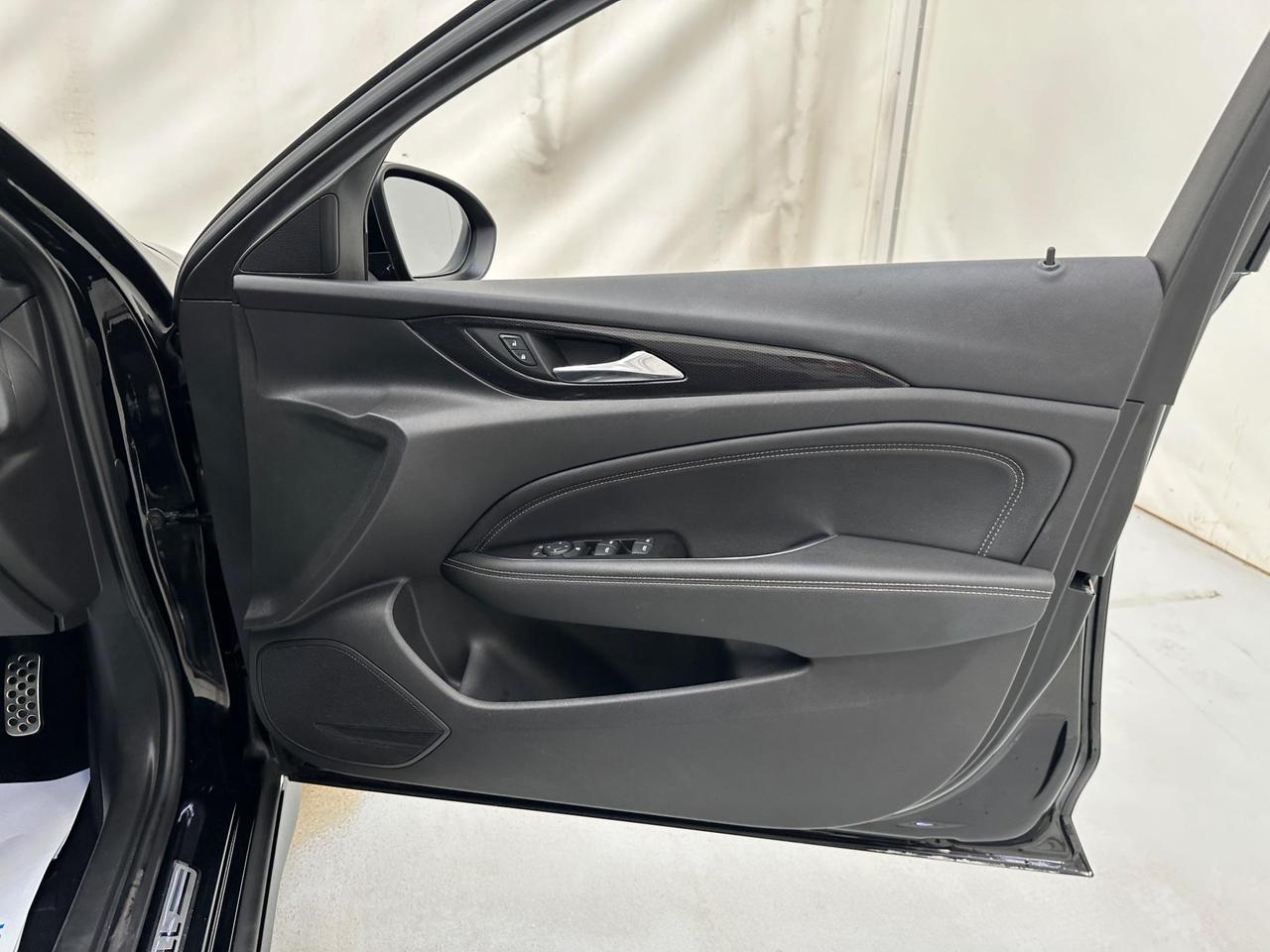 Vauxhall Insignia VE67ZSU