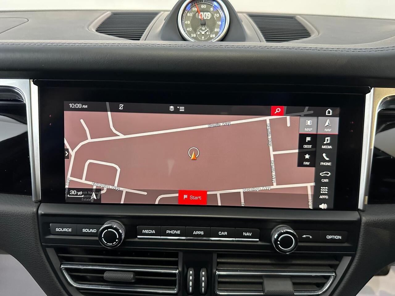 Porsche Macan LJ20WHU