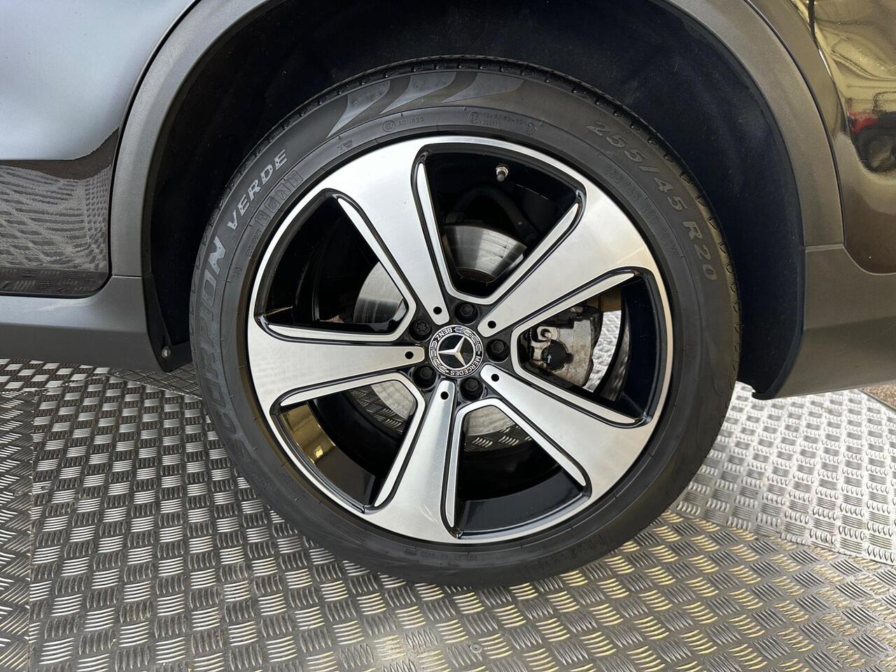 Mercedes-Benz GLC WF68WRX