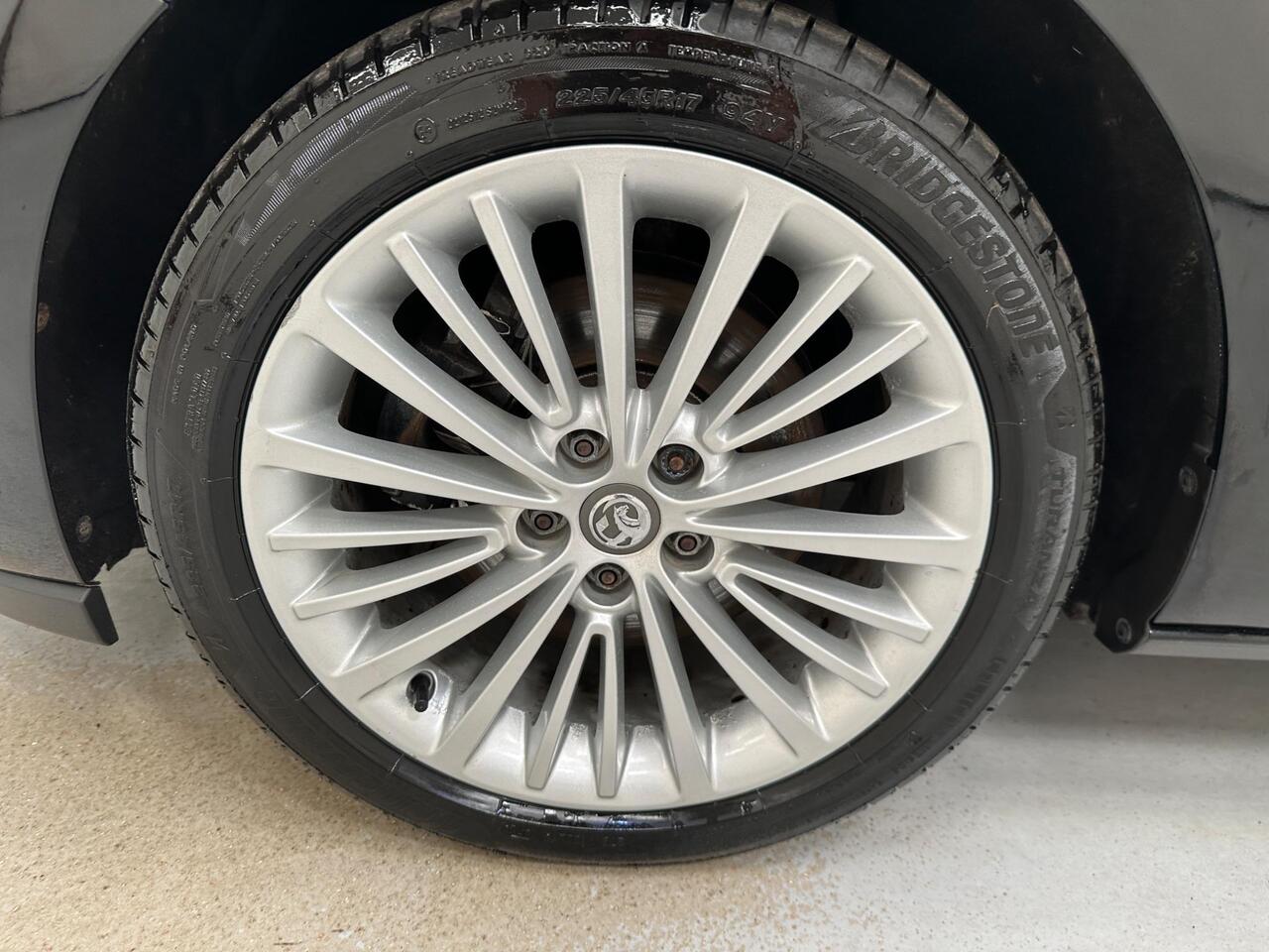 Vauxhall Astra VU68DFJ