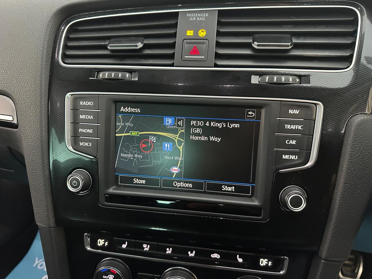 Volkswagen Golf DT66RVJ