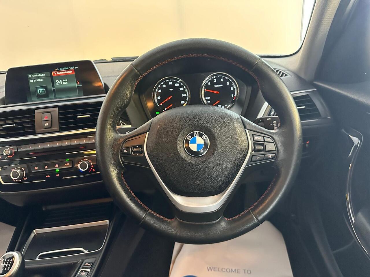 BMW 1 Series RY19NVN