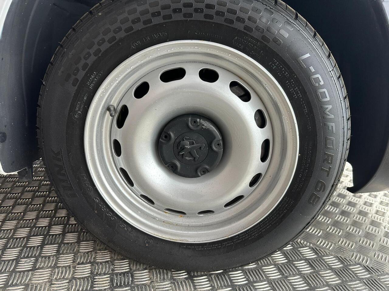 Peugeot Partner AE66JVR