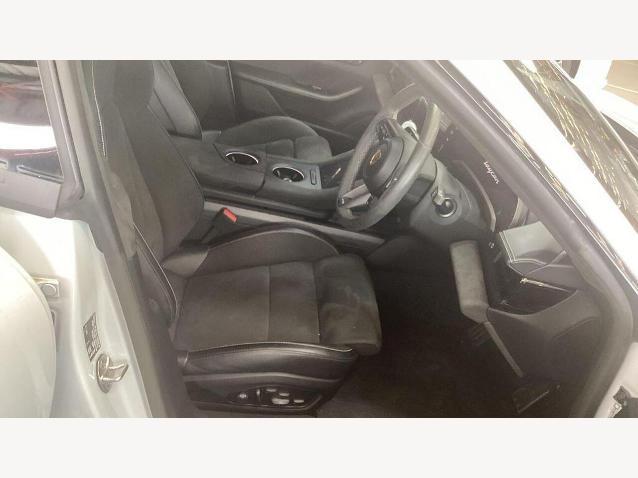 Porsche Taycan NX22OYH