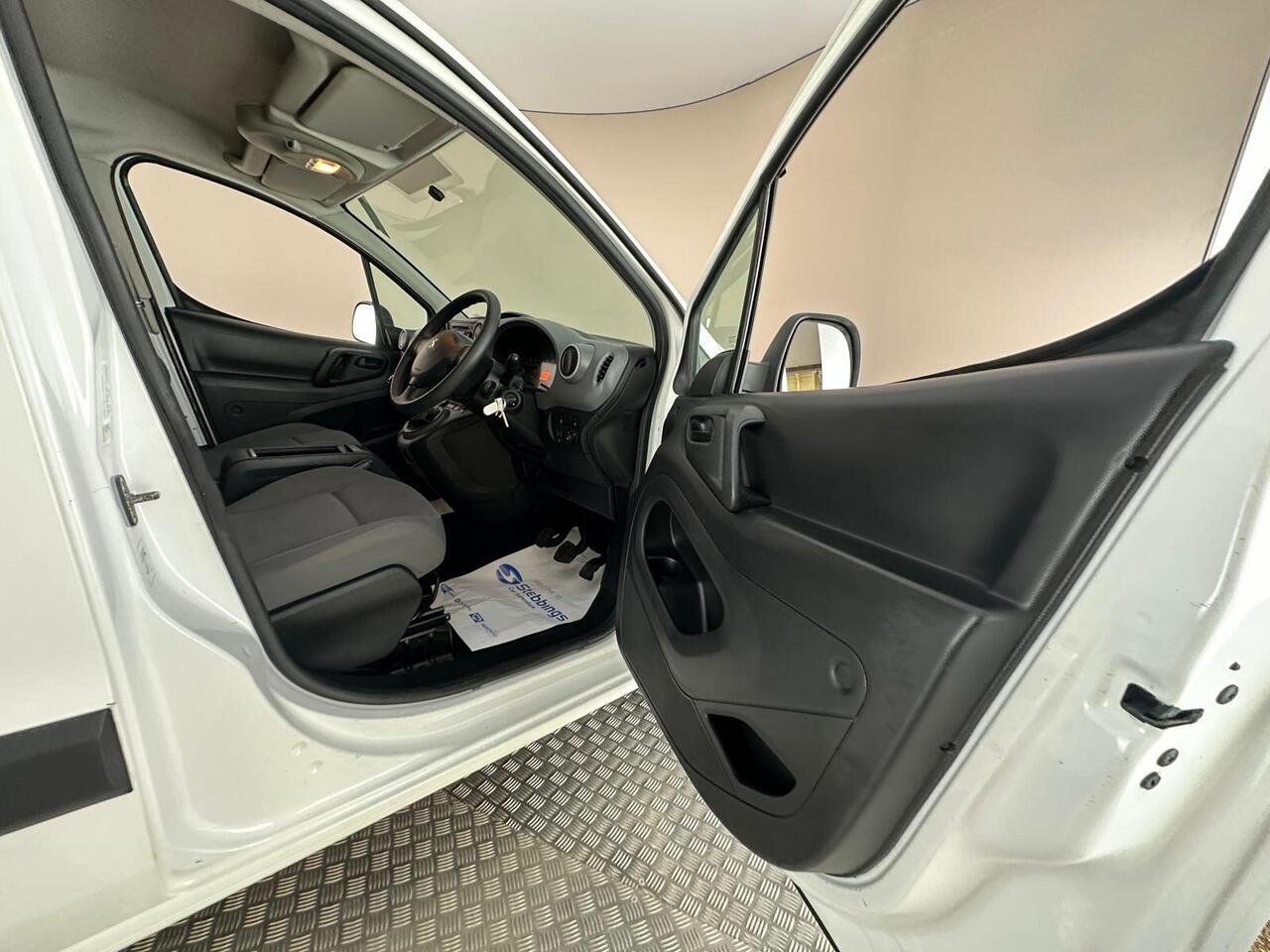 Peugeot Partner AE66JVR