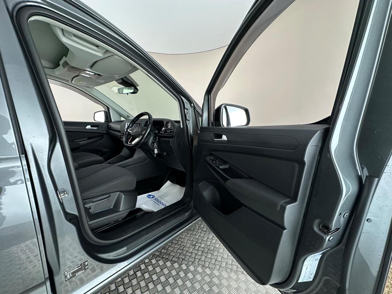 Volkswagen Caddy Maxi AE71YGC