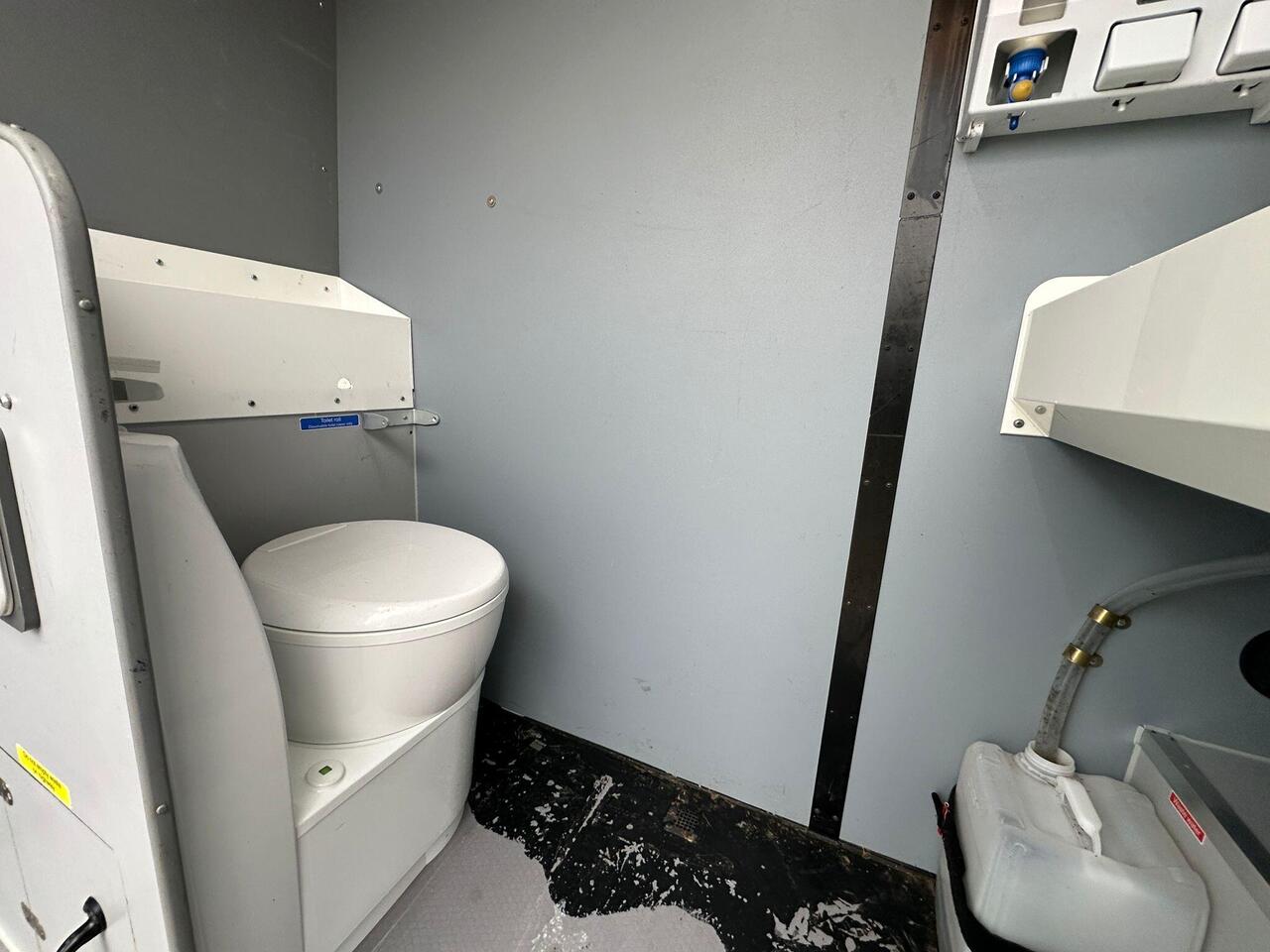 Ford Transit WP72GWJ