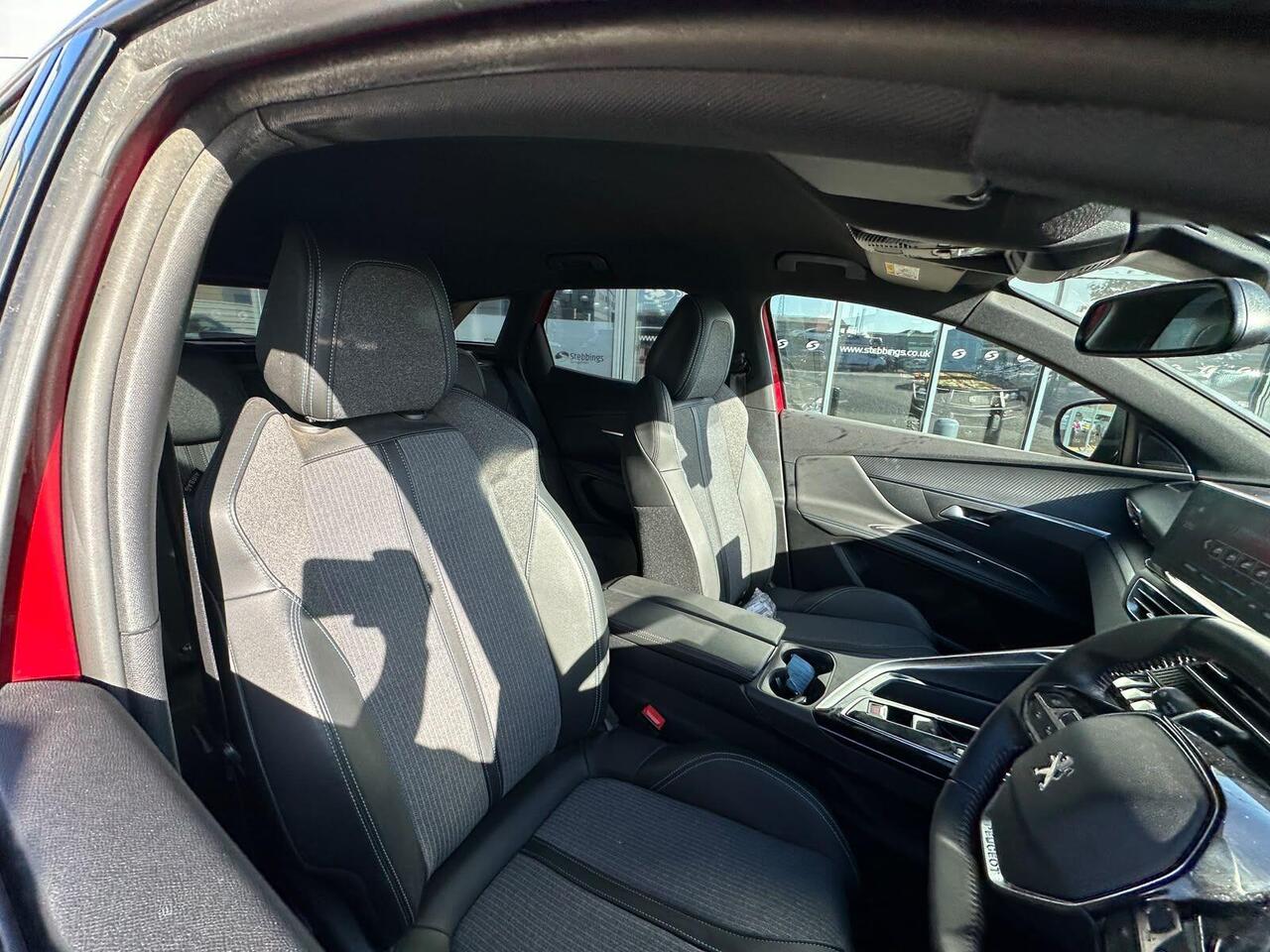 Peugeot 3008 LJ73AZM