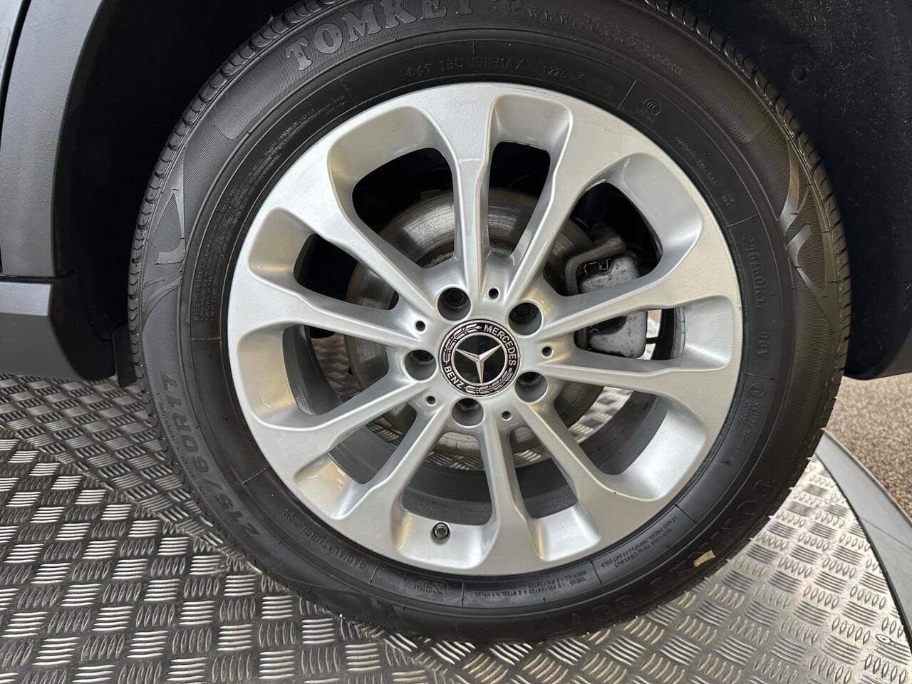 Mercedes-Benz GLA SR68KBZ